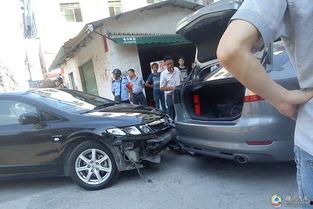 奔驰跟国产车相撞视频,奔驰与国产车相撞事故现场直击